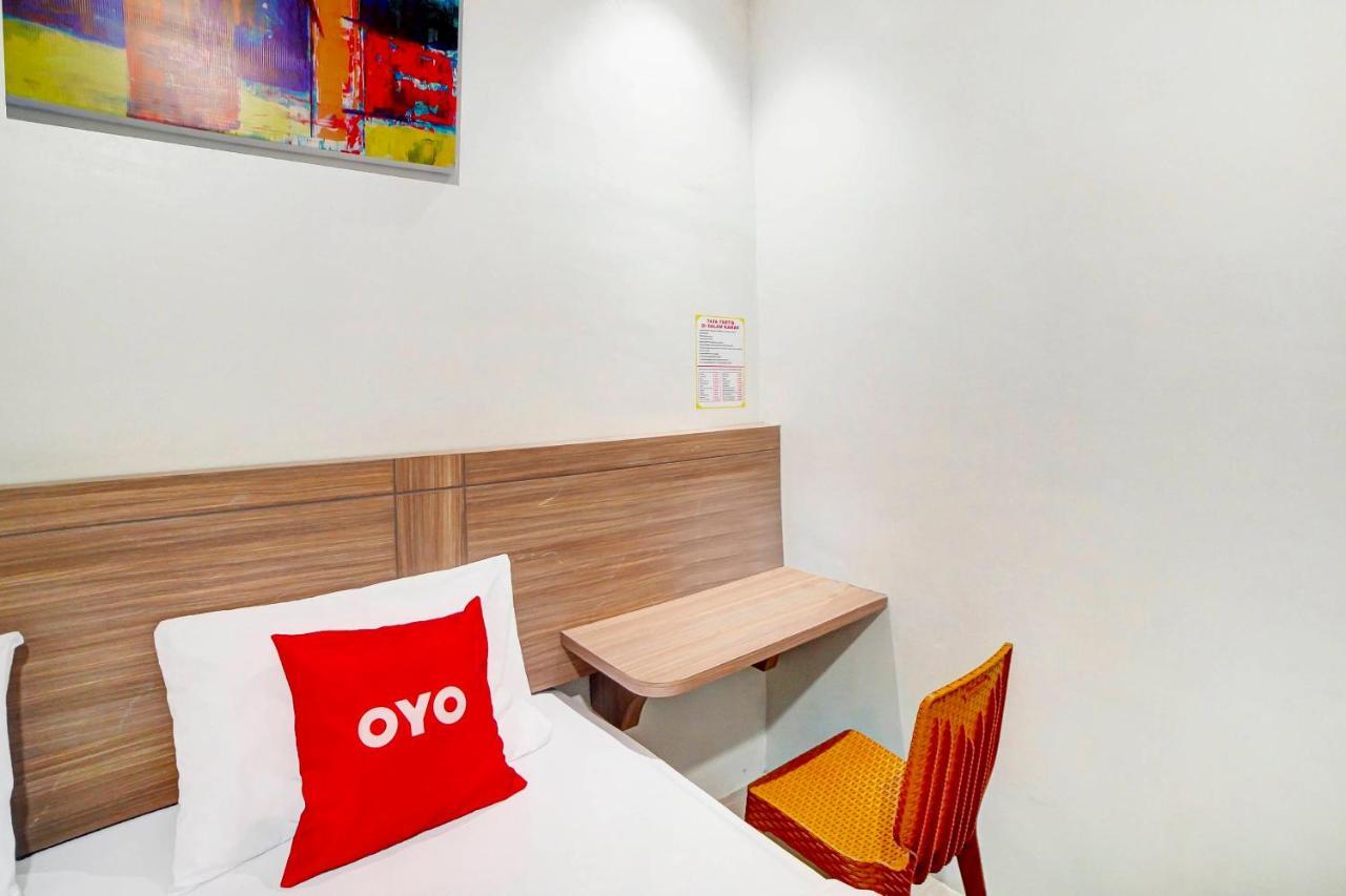 Oyo 91211 Mega Comfort Guest House メダン エクステリア 写真