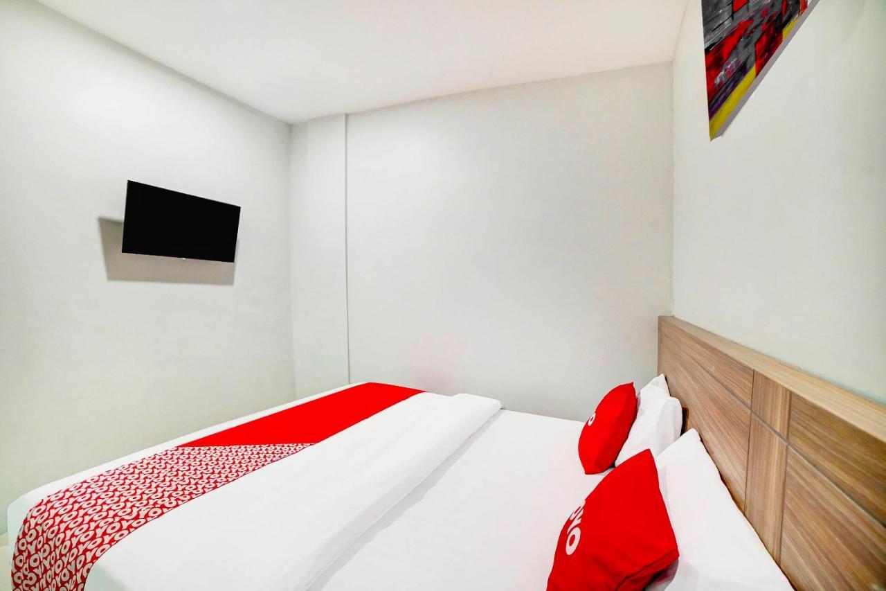 Oyo 91211 Mega Comfort Guest House メダン エクステリア 写真